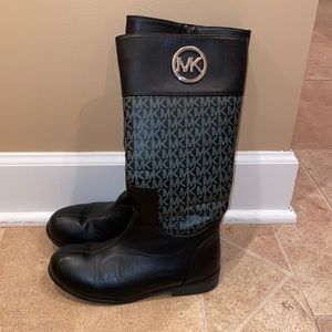 Micheal Kors Boots